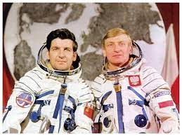 Poland’s only cosmonaut Gen Miroslaw Hermaszewski passes away
