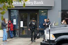 US shuts down Silicon Valley banks in biggest collapse since 2008