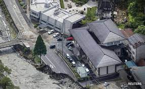 Typhoon Lan Hits Japan, Causing Flooding and Power Outages