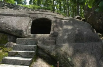 jogighopa rock caves