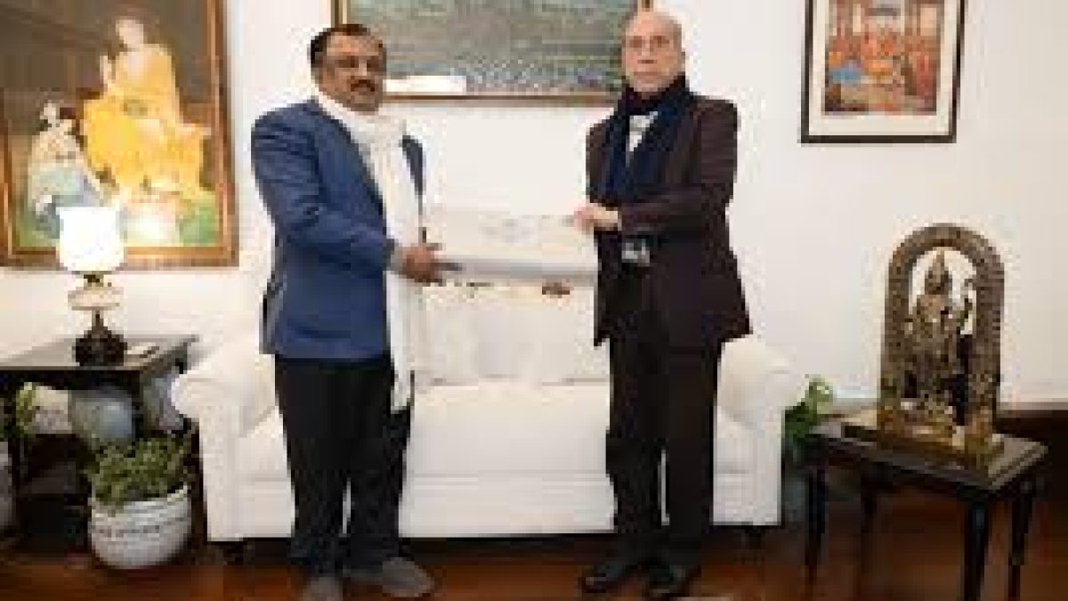 233-Year-Old Valmiki Ramayana Gifted to Ram Katha Museum in Ayodhya