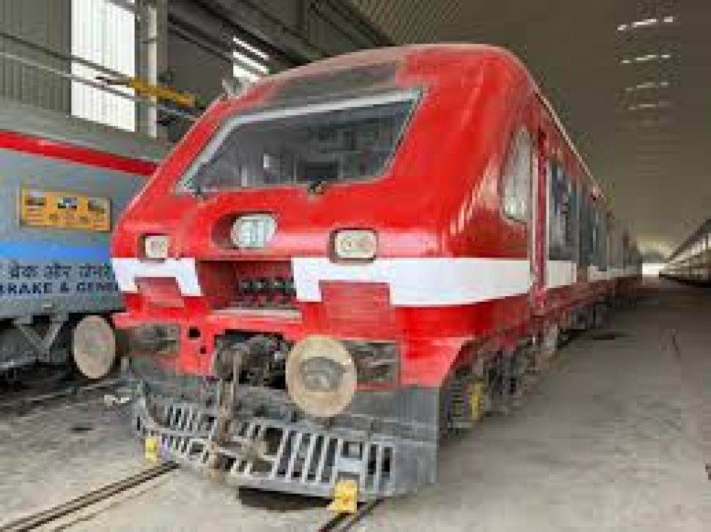 Indian Railways Launches First LNG–Diesel Dual-Fuel DEMU Train in Ahmedabad