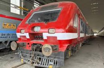 Indian Railways Launches First LNG–Diesel Dual-Fuel DEMU Train in Ahmedabad
