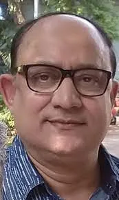 Senior IIS officer Manikant Thakur passed away