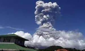Philippine volcano billows 'greyish plume'