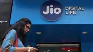 JIO Becomes First telecom company To Roll Out UPI AUTOPAY