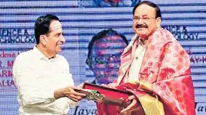 Ex-Vice President Venkaiah Naidu receives SIES award for public leadership