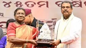 President Murmu Confers Kalinga Ratna Award 2024 to Dharmendra Pradhan