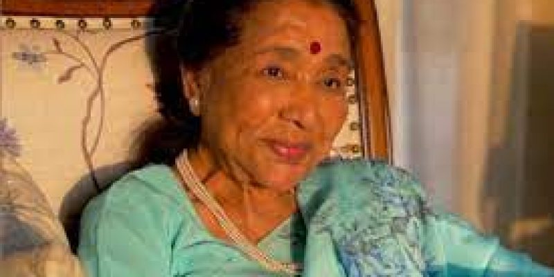 Asha Bhosle conferred with Maharashtra Bhushan Award