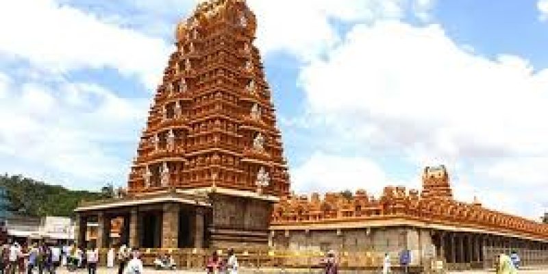 Ban of entry to the ordinary citizens in Sri Nanjundeshwara temple