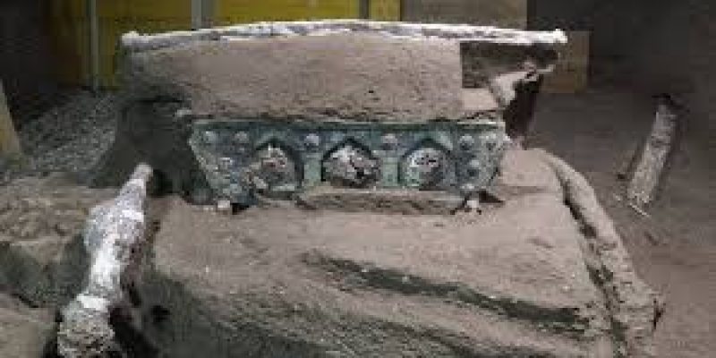 Discovery of a large ceremonial chariot