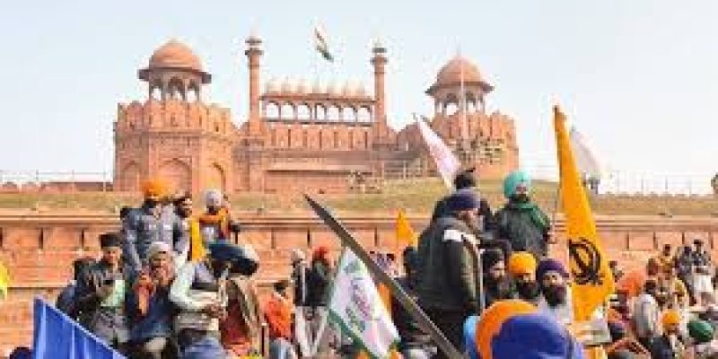 Family booked for draping body in Tricolour after UP farmer died