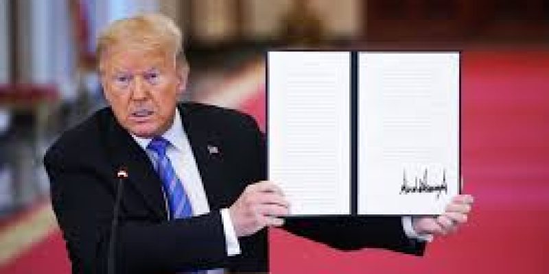 Trump signs executive order against hiring H1B visa holders for federal contracts