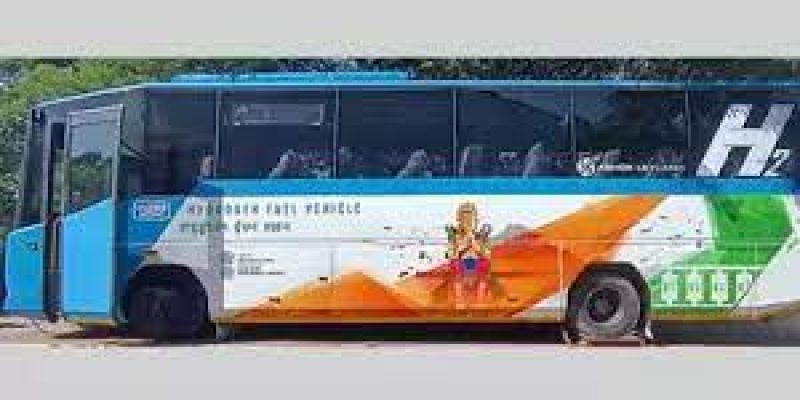 India’s First Hydrogen Bus Hits the Public Roads in Leh, Ladakh