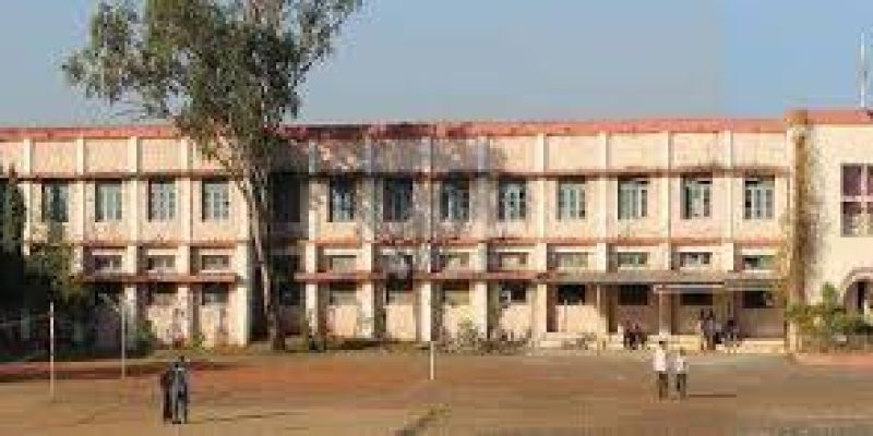 Indira Mahavidyalaya, Kalamb