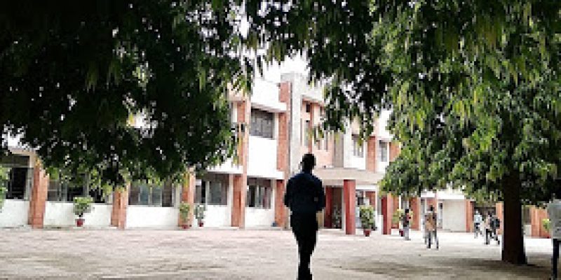 Iswar Saran Degree College, Allahabad