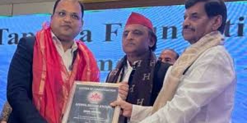 Nikhil Singhal Honored with Uttar Pradesh Anmol Ratan Award