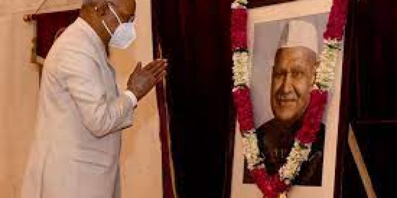 President paid Homage to Dr Shanker Dayal Sharma on his Birth Anniversary