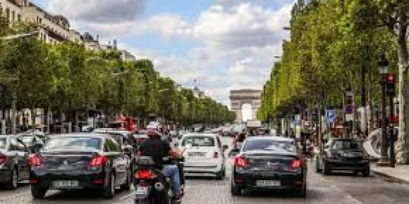 Reduce car traffic in centre of French capital by 2022