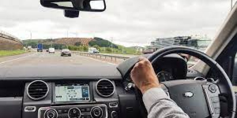 Regulation of the use of self-driving vehicles at slow speeds on motorways