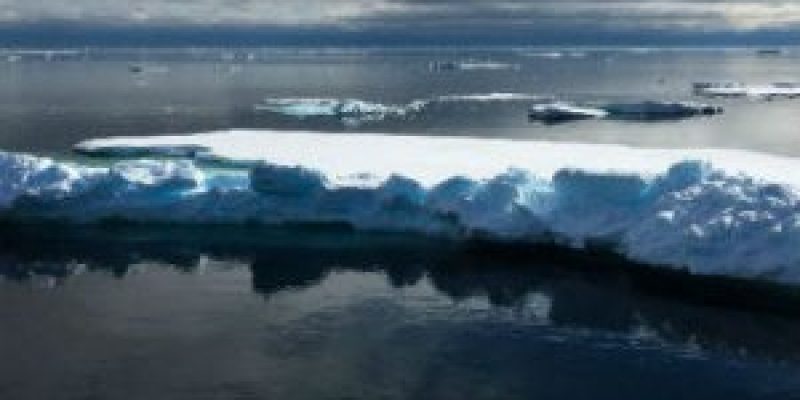 Researchers have found that the Islands ice sheet has lost more than two gigatonnes in a day