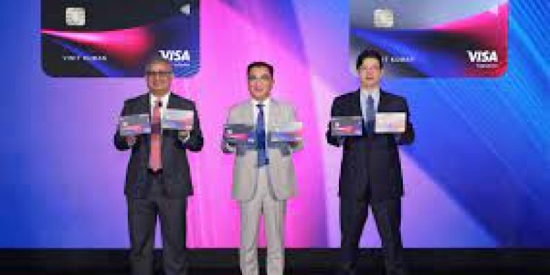 Samsung India, Axis Bank launch co-branded Credit Card