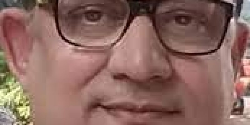 Senior IIS officer Manikant Thakur passed away