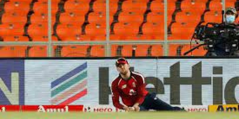 Soft signal protocol for outfield catches