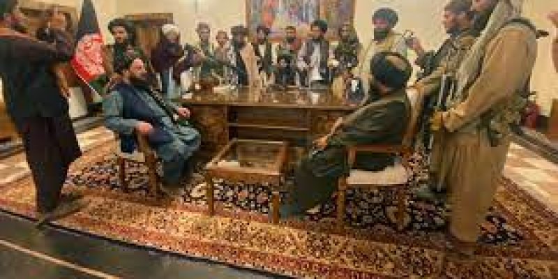 Taliban sweep into Afghan capital after government collapses