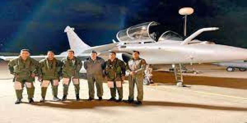 Three Rafale fighter jets from France arrive in India