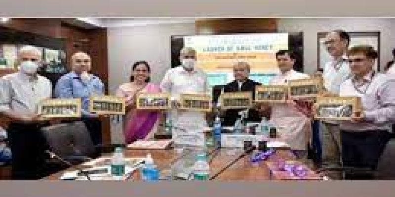 Union Agriculture Minister launches Amul Honey