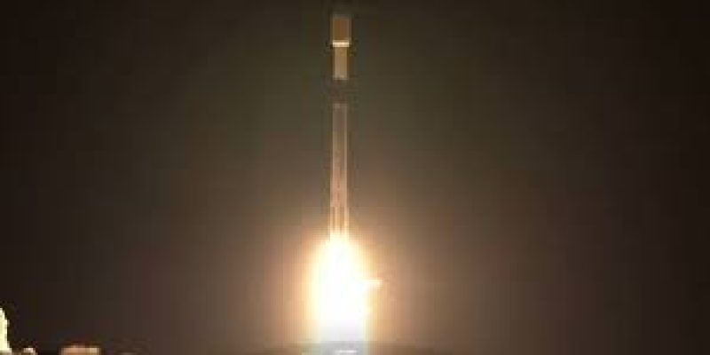 SpaceX launches 52 Starlink satellites from California base