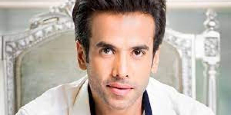 Tusshar Kapoor released his debut book ‘Bachelor Dad’