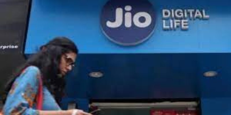 JIO Becomes First telecom company To Roll Out UPI AUTOPAY