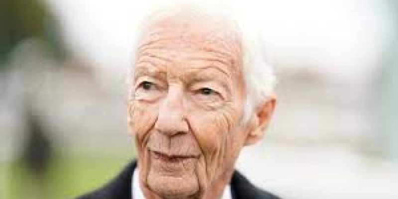 Legendary jockey Lester Piggott dies at 86