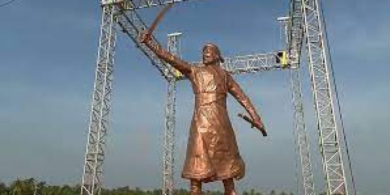 PM Modi Unveils Shivaji Maharaj Statue at Rajkot Fort in Maharashtra
