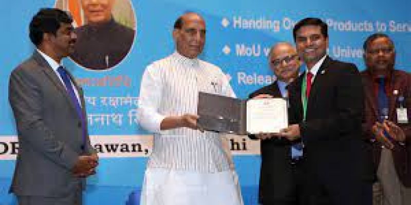 Raksha Mantri Rajnath Singh felicitates winners of DRDO Dare to Dream 2.0 contest & 2019 DRDO Young Scientists awards