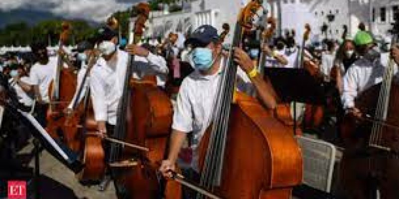 8,573 Venezuelan musicians set Guinness Record for world’s largest orchestra