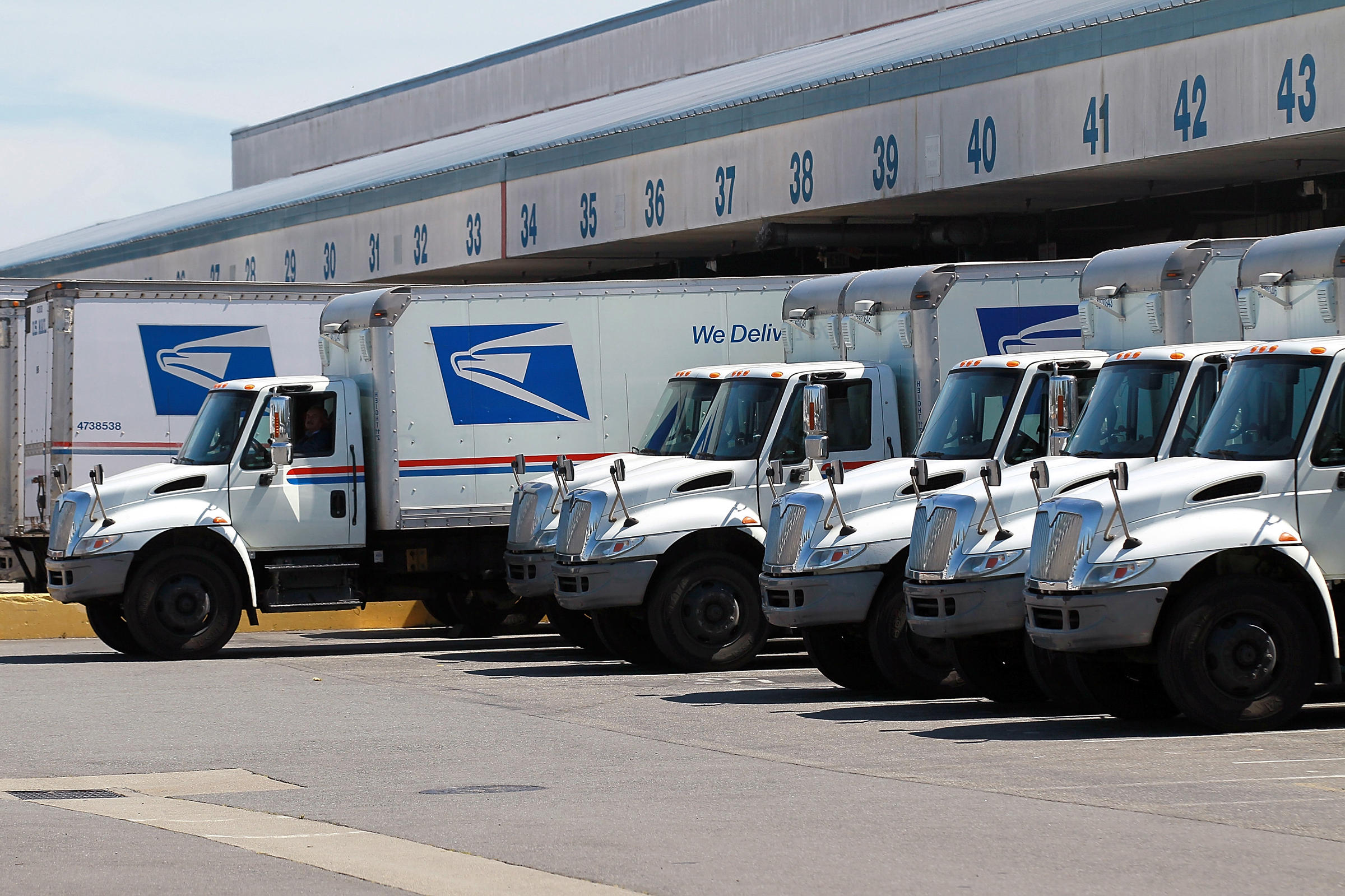 U.S. Postal Service to test self driving trucks